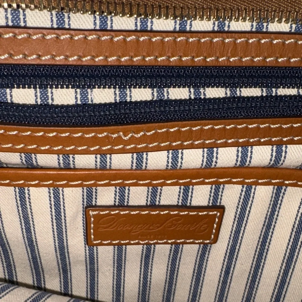 NWOT Dooney & Bourke Beacon Zip Tote Bag with Dust Bag - Picture 5 of 7